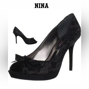 Nina Black Lace Bow Heels. Size USA 10/ EUR 40